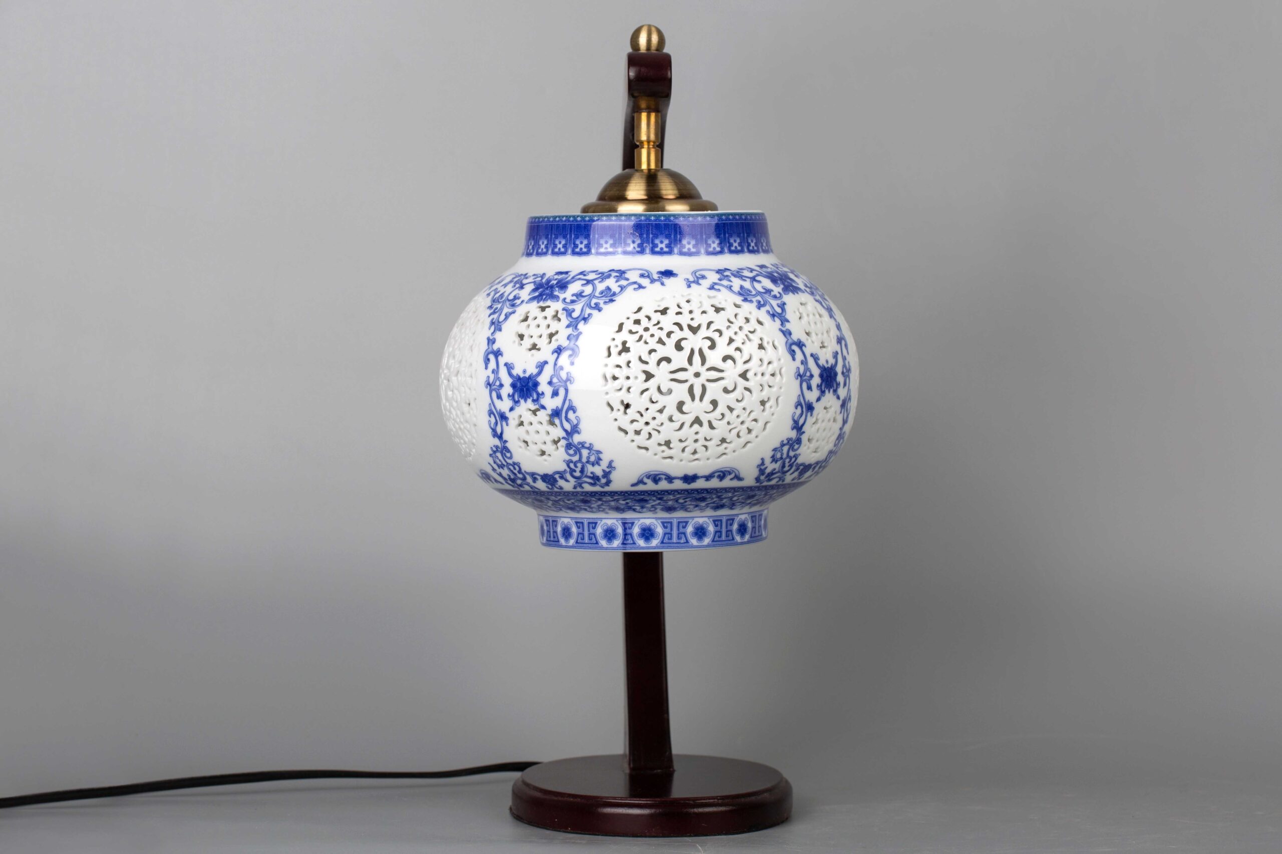 Blue and white porcelain hollow carved lamp made in Jingdezhen 