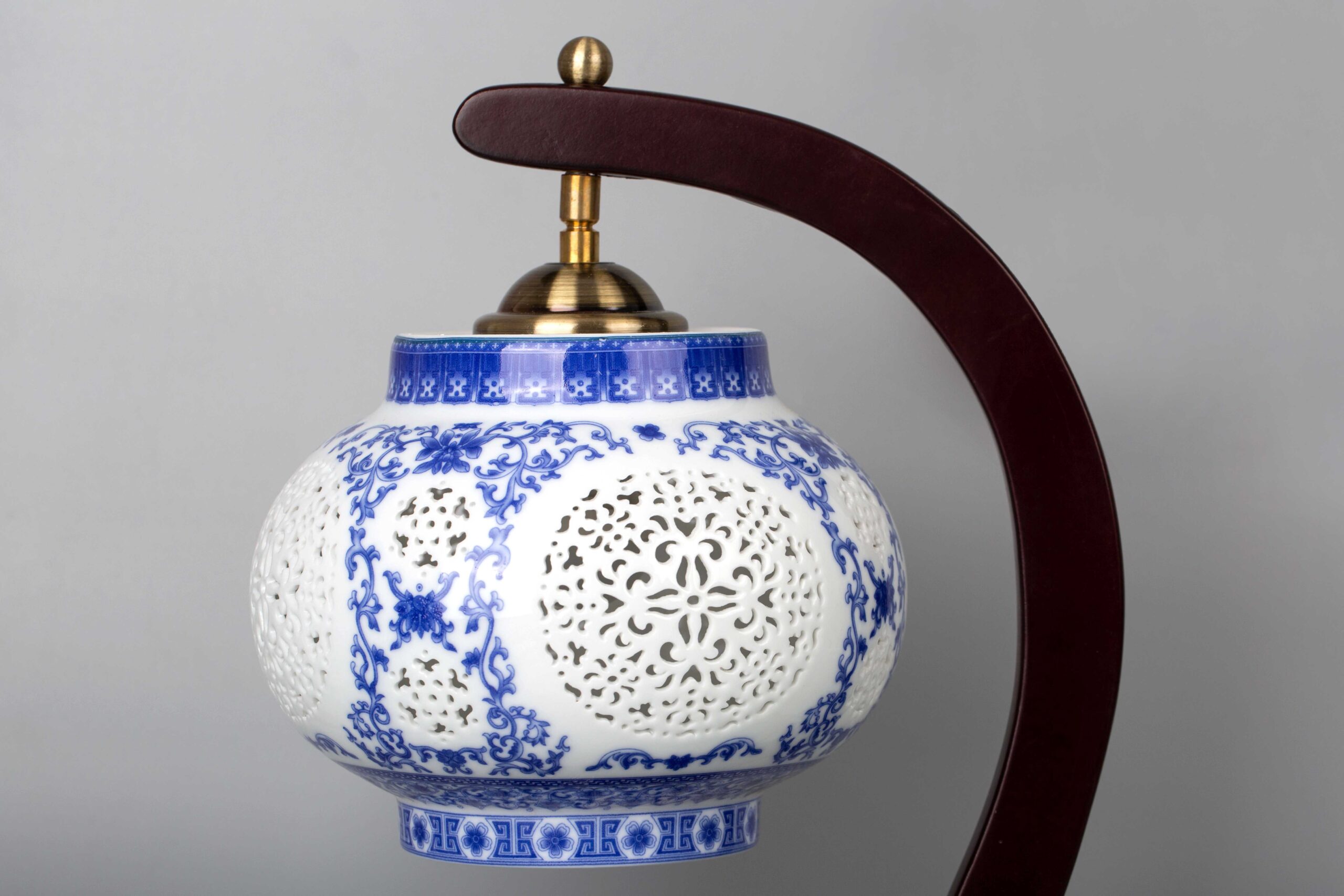 輝く高品質な 中国 影青 青白釉 陽刻 花文 鉢 C R5789 工芸品 