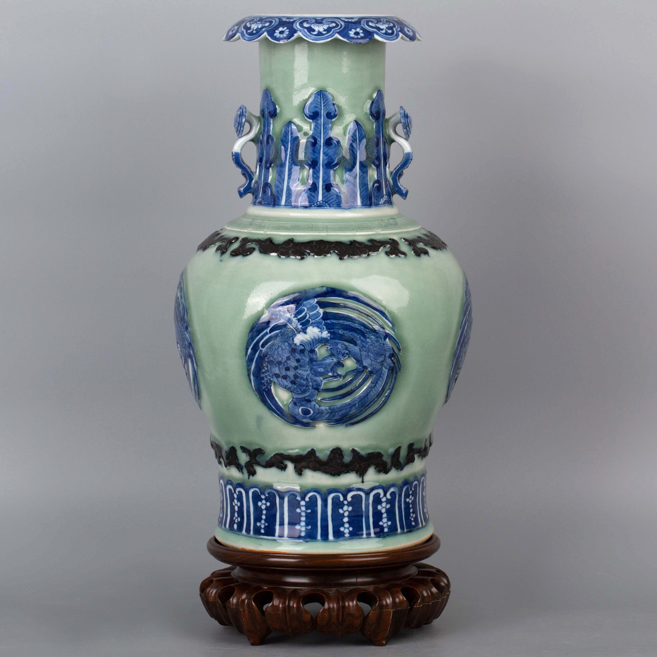Celadon Glaze Blue and White Vase 19th century豆青釉青花如意，折口 