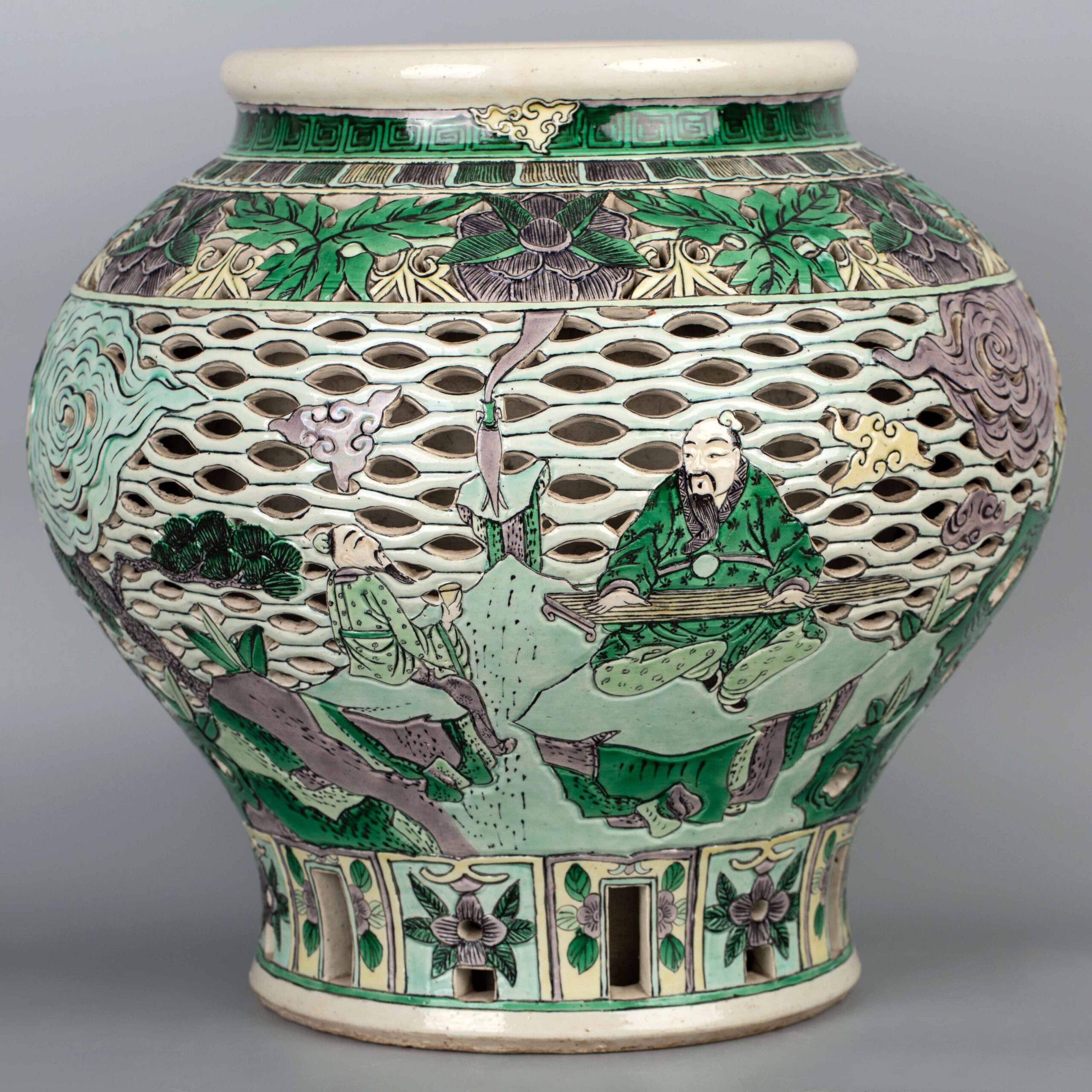 Multicolored hollow carved Jar 19th century五彩洞石，高士，镂空雕 