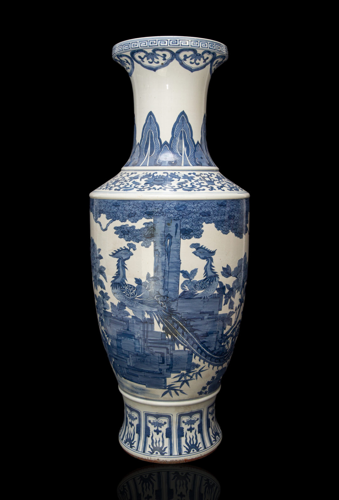 Phoenix and peony blue and white vase, 20th century凤凰牡丹青花赏 
