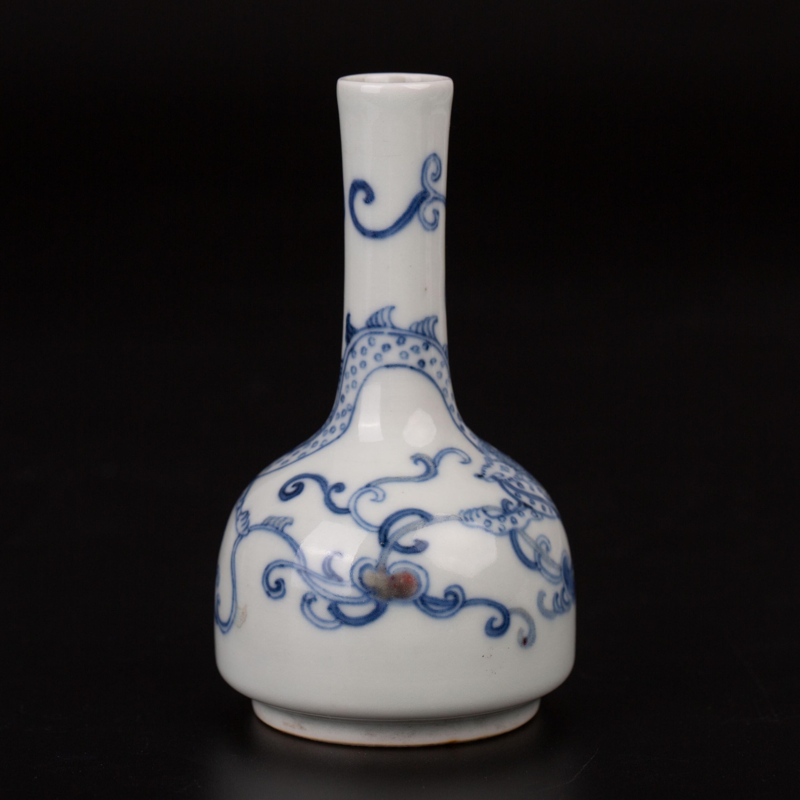 Blue and white vase with Daqing Yongzheng Year Made mark青花釉里红 