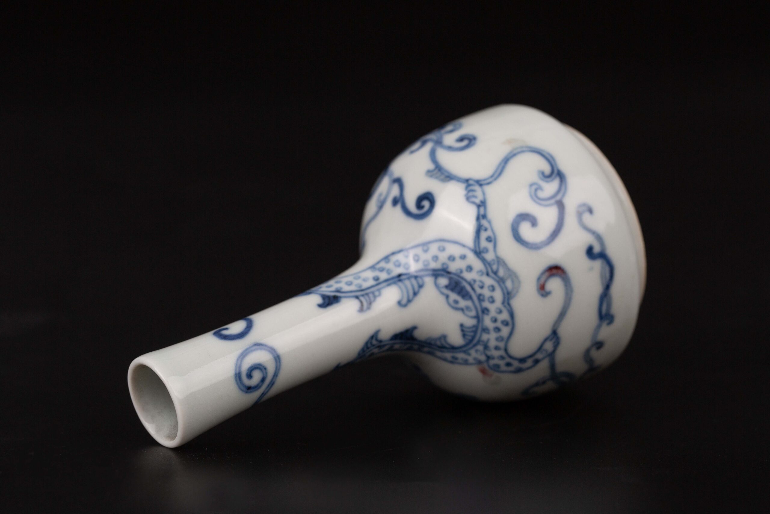 Blue and white vase with Daqing Yongzheng Year Made mark青花釉里红 