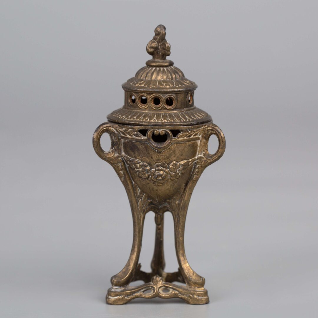 Antique Art Nouveau Vantines Bronze Incense Burner Censer Made in France 19th century新艺术风格青铜香炉法国制造 十九世纪