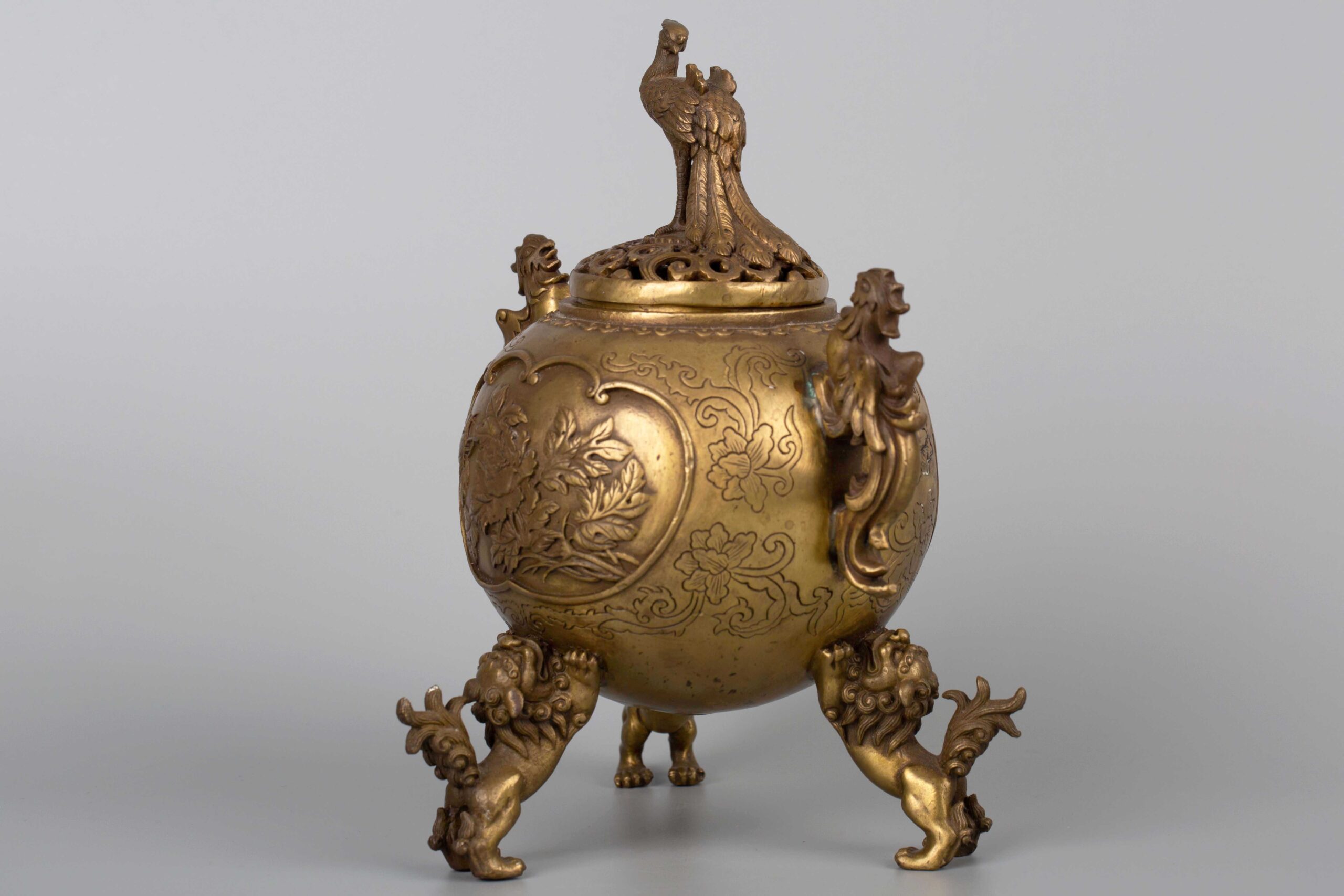 Copper incense burner with Xiangshi mark, late Qing Dynasty 