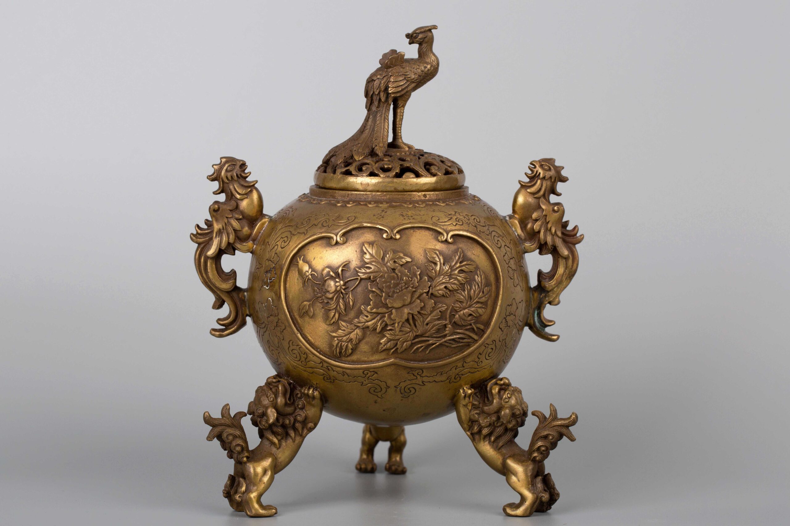 Copper incense burner with Xiangshi mark, late Qing Dynasty 