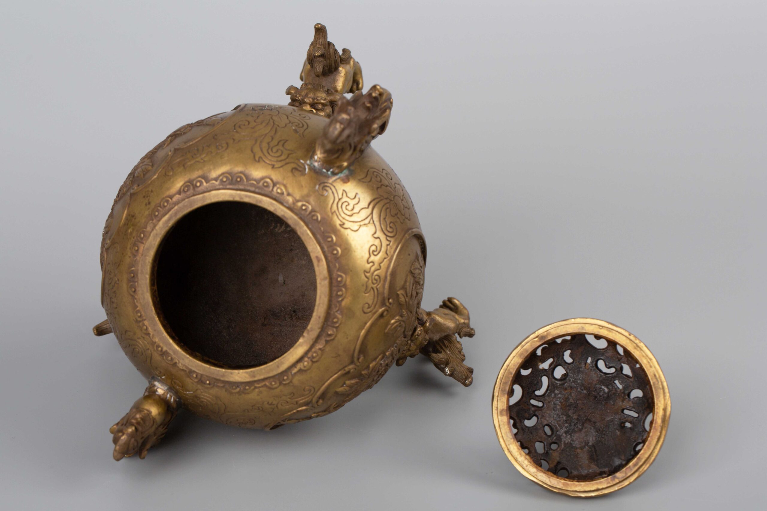Copper incense burner with Xiangshi mark, late Qing Dynasty