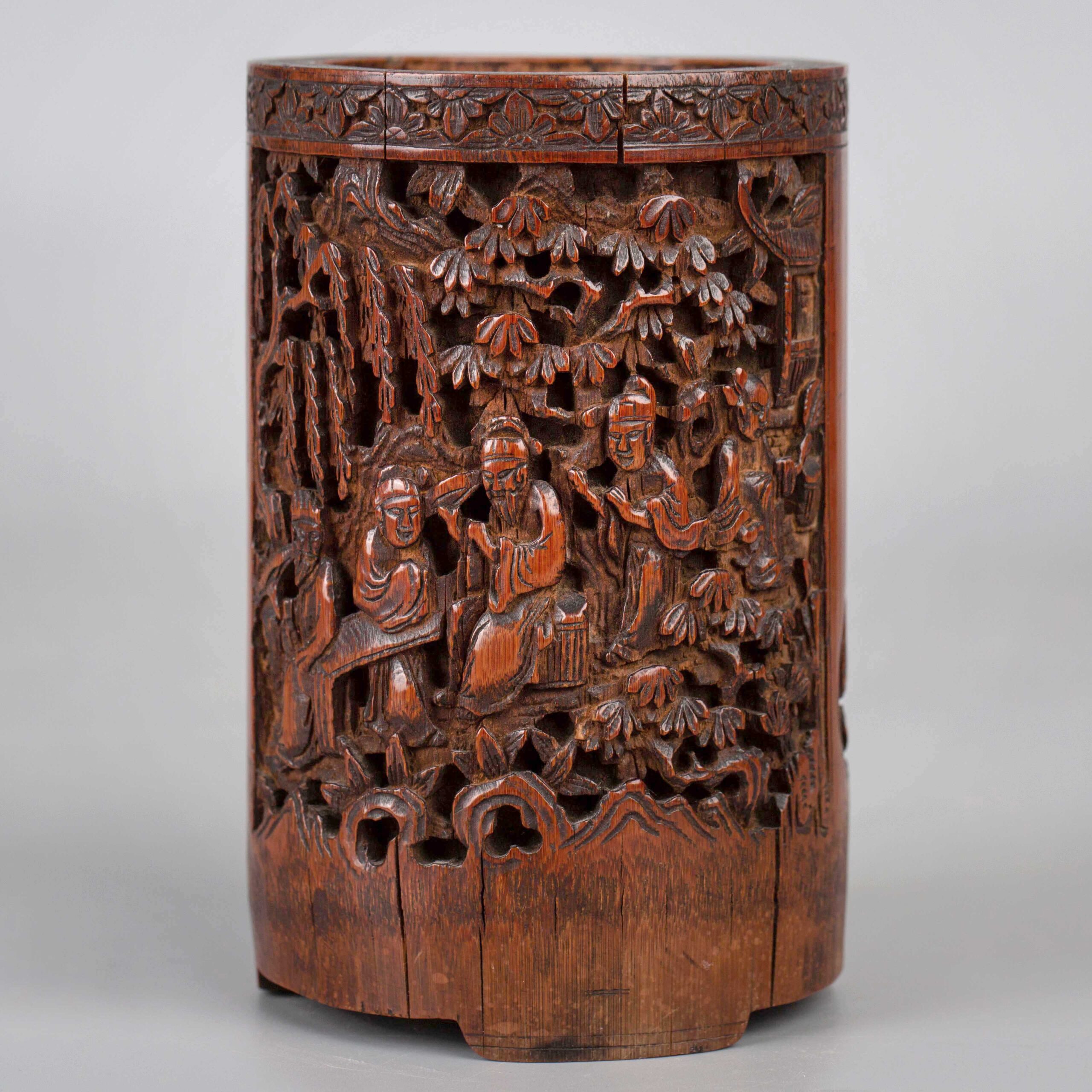 Bamboo brush holder carved phoenix and figures, late Qing dynasty 