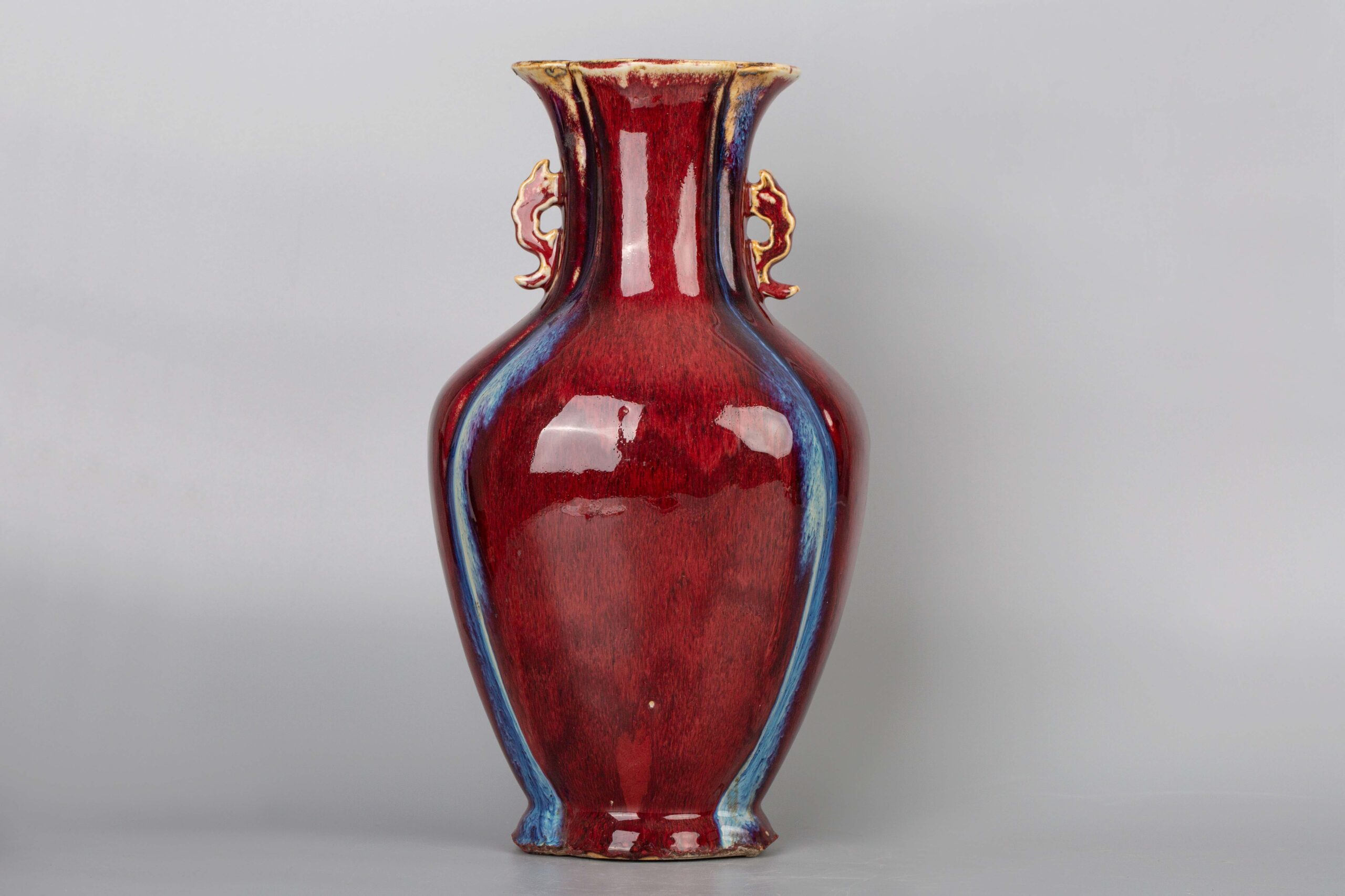 Flambe-glazed dragon ear flower-shaped vase with Qianlong Year