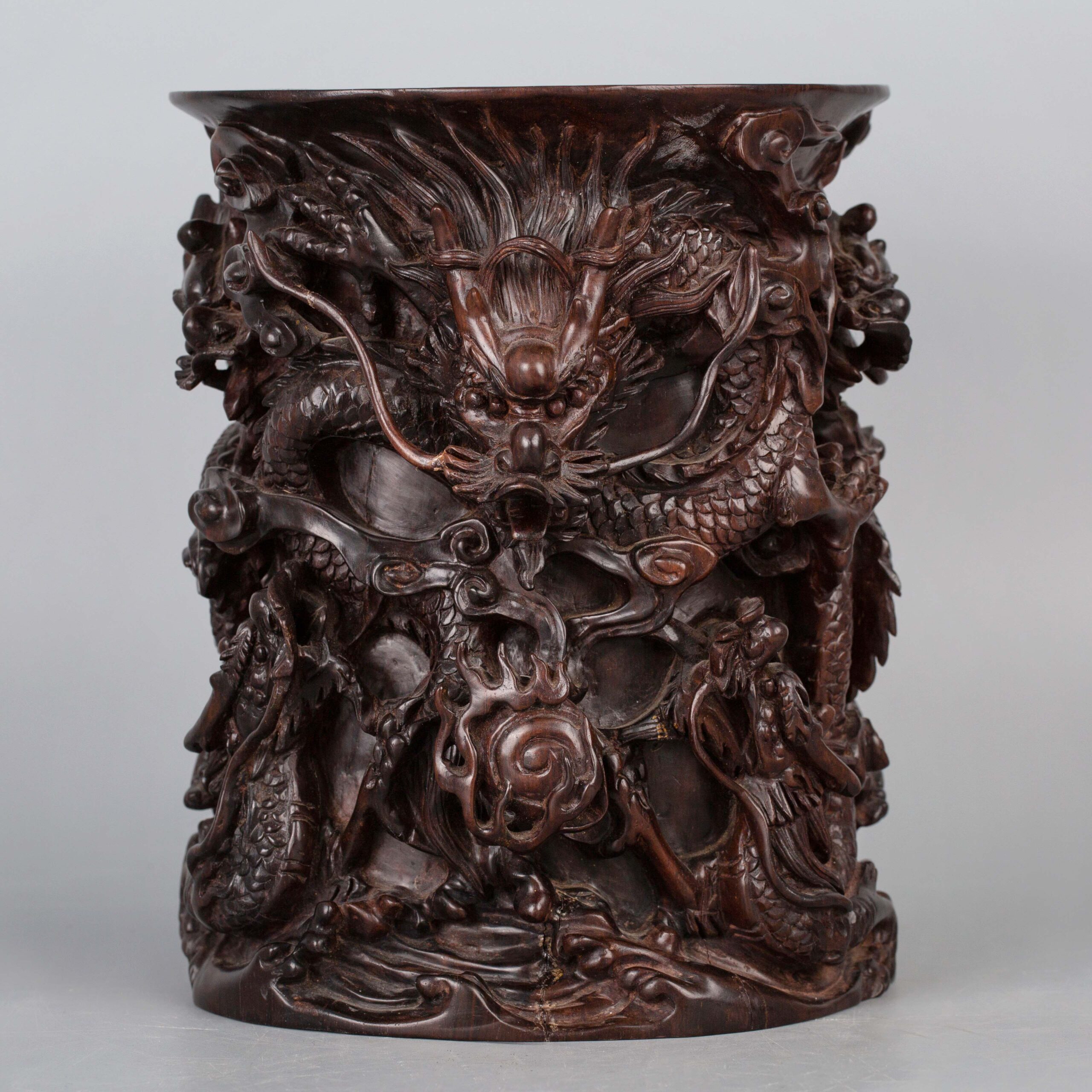 Zitan brush holder carved with dragon pattern, 20th century紫檀高 