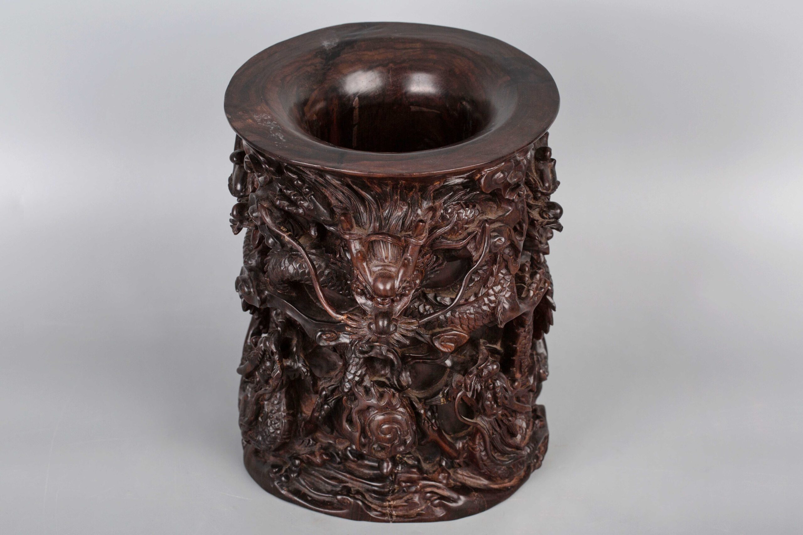 Zitan brush holder carved with dragon pattern, 20th century紫檀高 