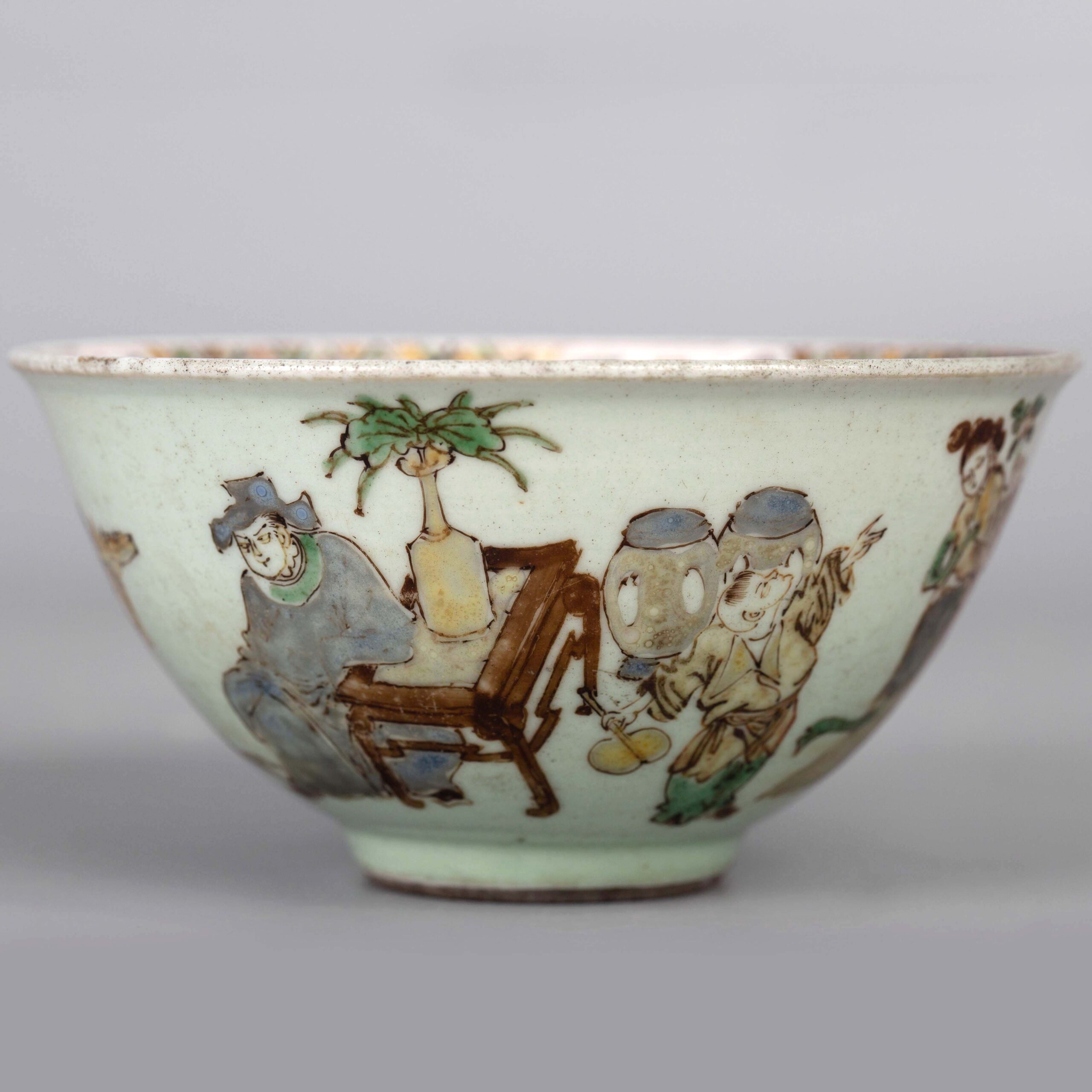 A Sancai Figure Bowl with Daqing Kangxi Year Made mark大清康熙年制 