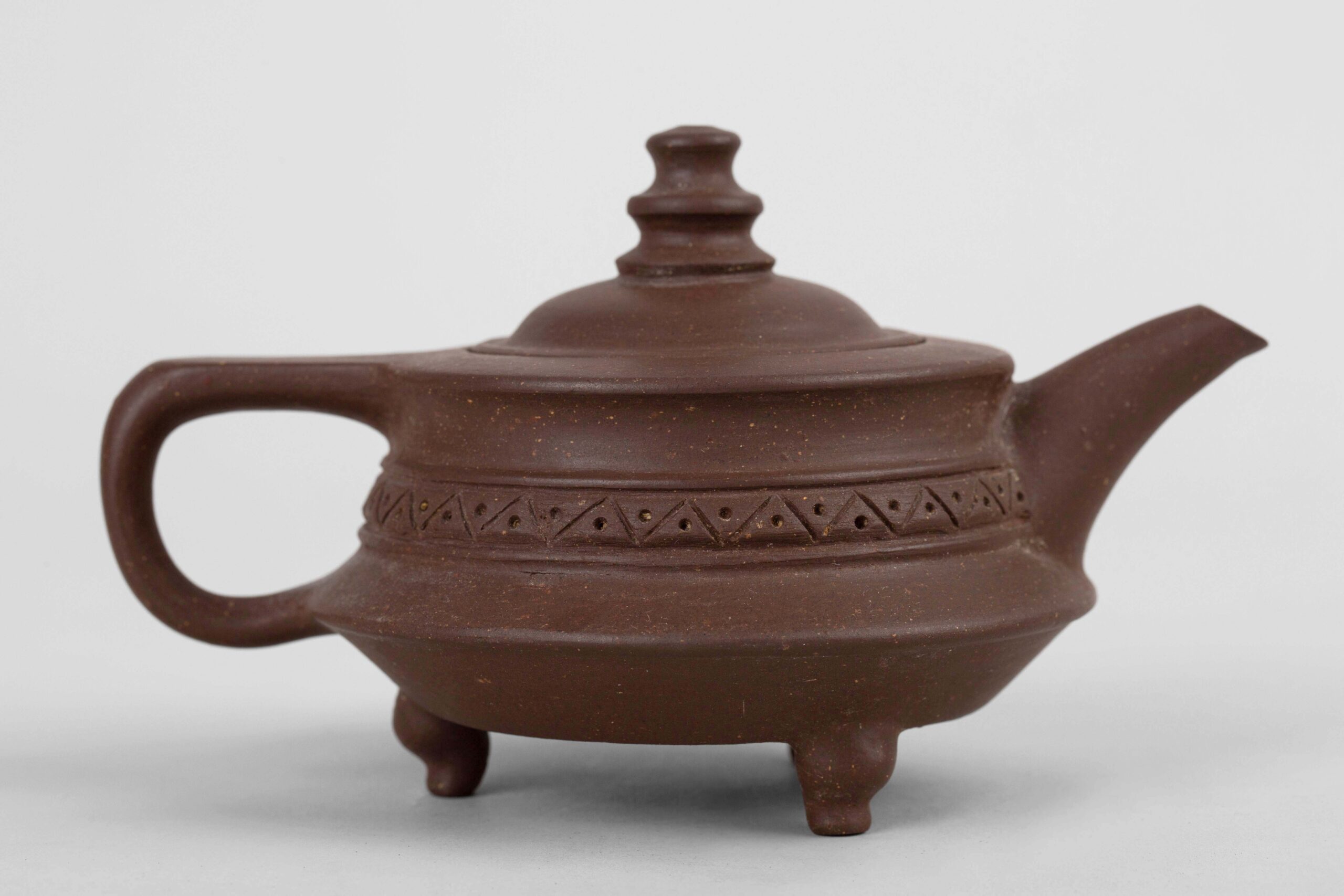 A set of Yixing Zisha teapot with mark宜興紫砂壶一组带款– Time Art 
