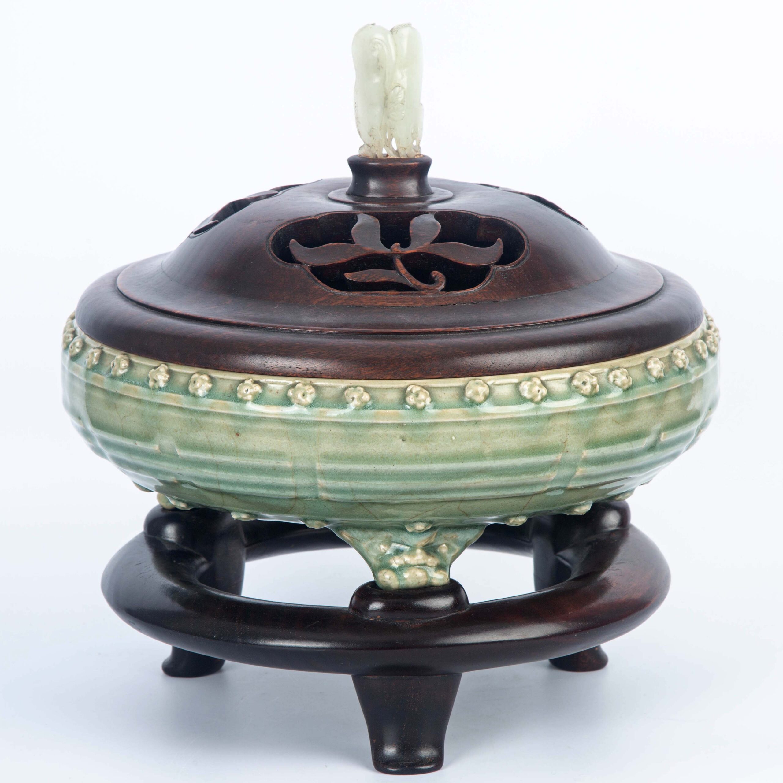 Longquan kiln tripod incense burner with Hetian jade lid, Ming 
