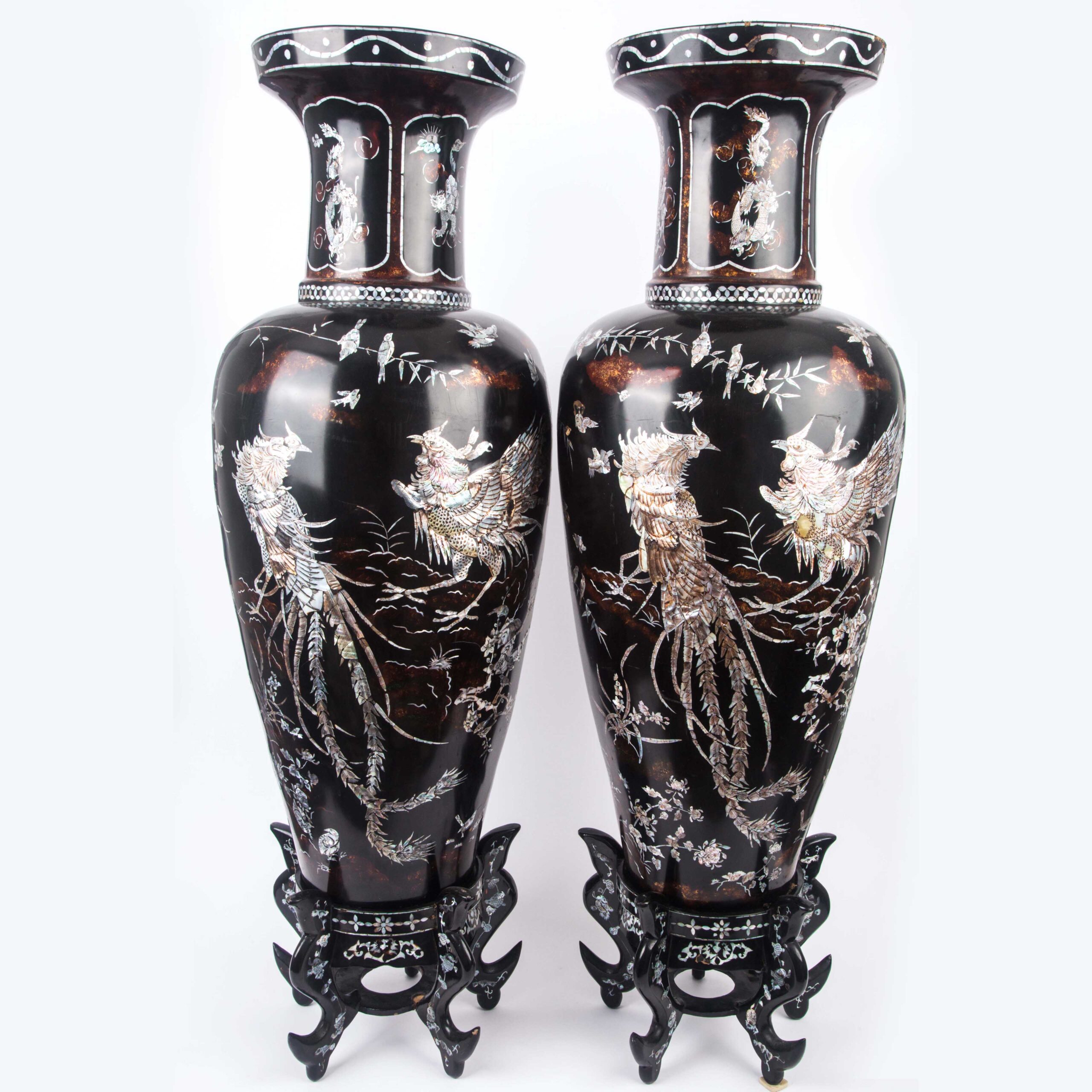 Pair of big vases inlaid mother-of-pearl, 19th century嵌螺钿花鸟赏 