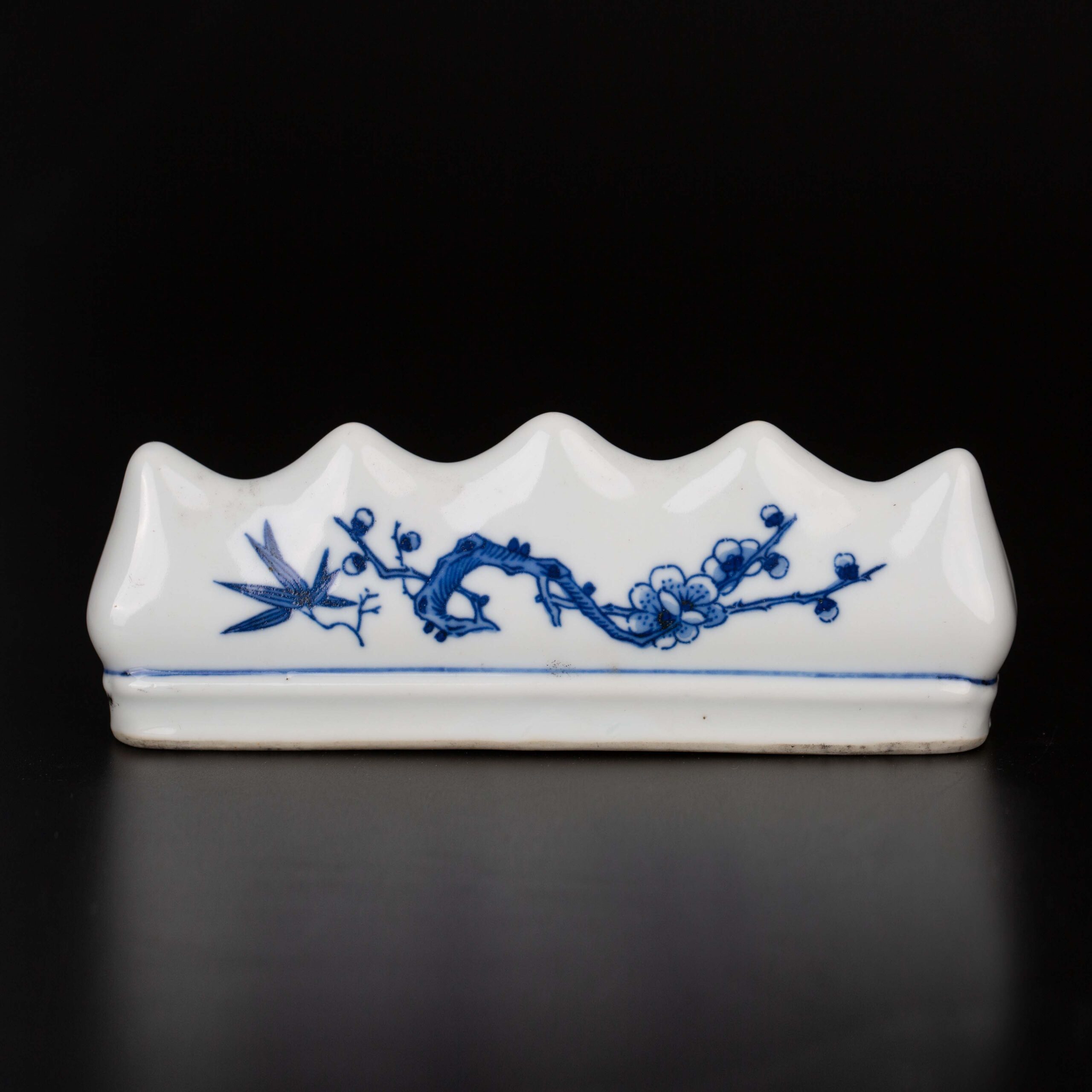 Blue and white brush holder made in Jingdezhen, 1950s, 1960s and 