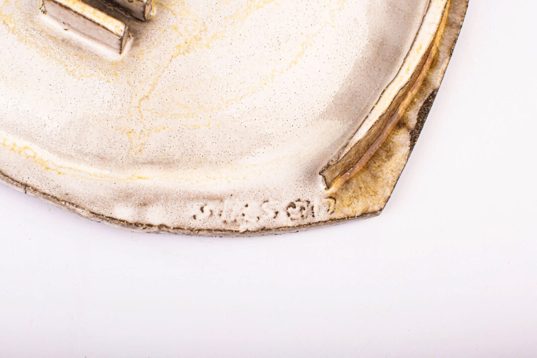 CHARLES SUCSAN, RELIEF FACE, HAND MOULDED, GLAZED WHITE AND BROWN, DATE 2013法籍魁北克艺术家Charles Sucsan作品 - Image 2