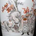 Zhou Xiangpu Grisaille and Gilt Decorated Figural Vase 20th Century周湘浦墨彩描金人物赏瓶 二十世纪
周湘浦（1895-1978），师从陶瓷名家周筱松。1959年被景德镇市政府授予“陶瓷美术家”称号，周氏喜画神鬼、刀马人物的题材。他的作品传世甚少，多被港澳及东南亚地区的著名藏家收藏。解放后景德镇擅画墨彩描金的大师都为他的弟子或传人。 - Image 14