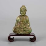 Set of 925 silver ring, copper snuff bottle, celadon jade Buddha Statue925银戒指，铜制鼻烟壶 二十世纪，青玉佛像 十九世纪， - Image 4