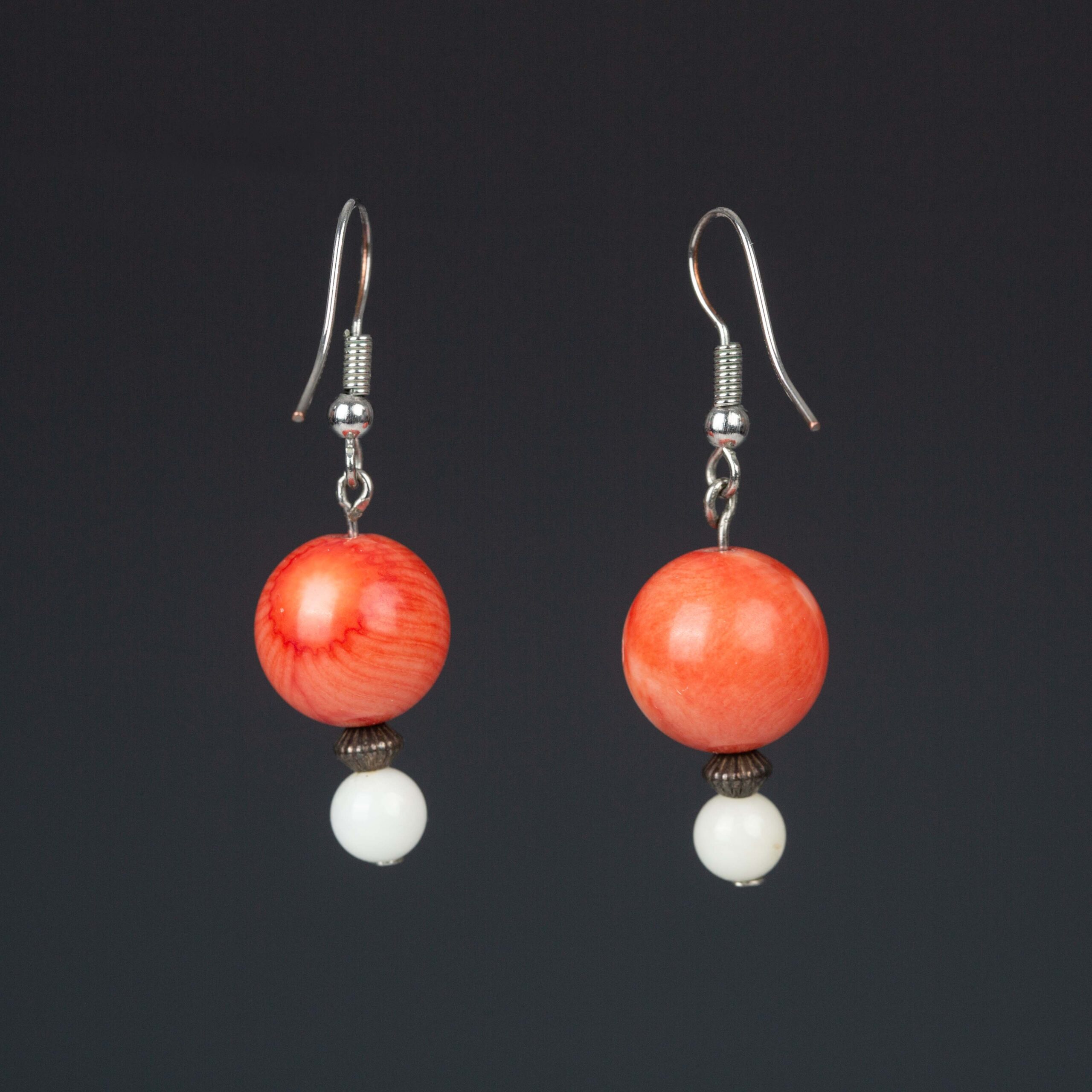 Amethyst buckle pearl bracelet 20th century, Red coral earrings