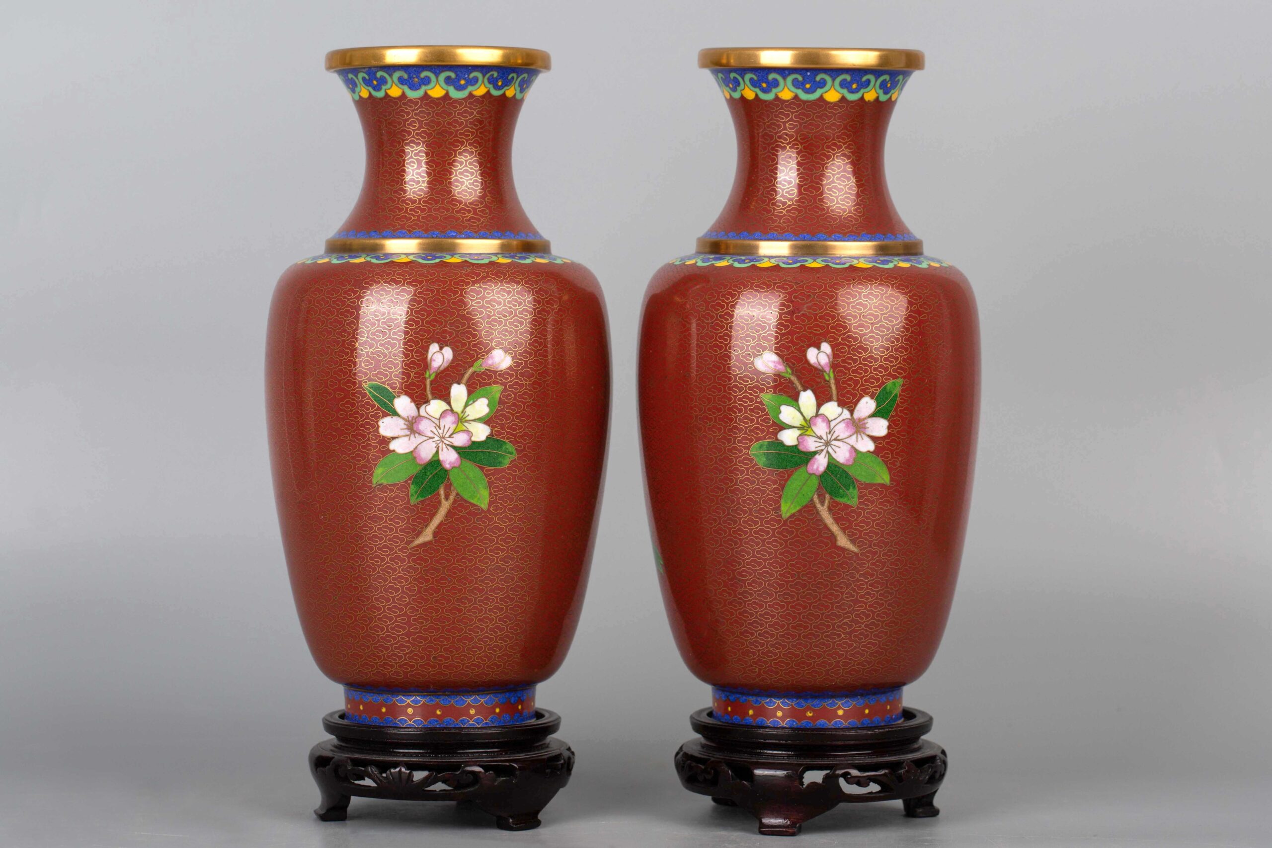 A Pair of Cloisonne Enamel Flowers and Birds Vases铜胎掐丝珐琅花鸟 