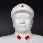 Porcelain Statue of Mao Zedong, Serve the People, 1970s-1980s为人民服务 伟人瓷像 70-80年代 - Image 2