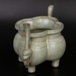 Beast head tripod vessel ding, 20th century兽首鼎 二十世纪 - Image 4