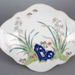 Pair of famille rose fruit plates with Daqing Guangxu Year Made mark, 19th century大清光绪年制 粉彩洞石花卉果盘一对 - Image 4
