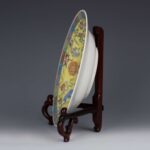 Fu Lu Shou yellow glazed famille rose plate with Daqing Qianlong Year Made mark大清乾隆年制款 福禄寿黄釉粉彩纹盘 - Image 4