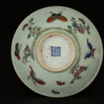 Green-glazed famille rose butterfly and flower pattern bowl, 18th century绿釉粉彩蝴蝶花卉纹碗同治 十八世纪 - Image 6