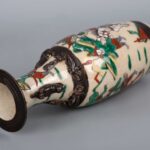 Pair of famille rose knife horse figure vases, 19th century粉彩铁泥花刀马人赏瓶一对 晚清 - Image 5
