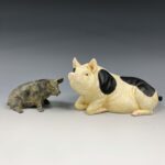 Bronze Pig Animal Statue, Vintage Pig Figurine Black Spots 20th century, Famille rose flower butterfly vase with Qianlong Year Made mark, 20th century青铜猪动物雕像，复古黑点猪雕像 二十世纪，乾隆年制款 粉彩花卉蝴蝶花瓶 二十世纪