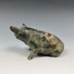 Bronze Pig Animal Statue, Vintage Pig Figurine Black Spots 20th century, Famille rose flower butterfly vase with Qianlong Year Made mark, 20th century青铜猪动物雕像，复古黑点猪雕像 二十世纪，乾隆年制款 粉彩花卉蝴蝶花瓶 二十世纪 - Image 11