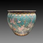 Famille Rose flower and bird fish tank with mahogany base, 20th century粉彩花鸟鱼缸带红木底架 二十世纪 - Image 3