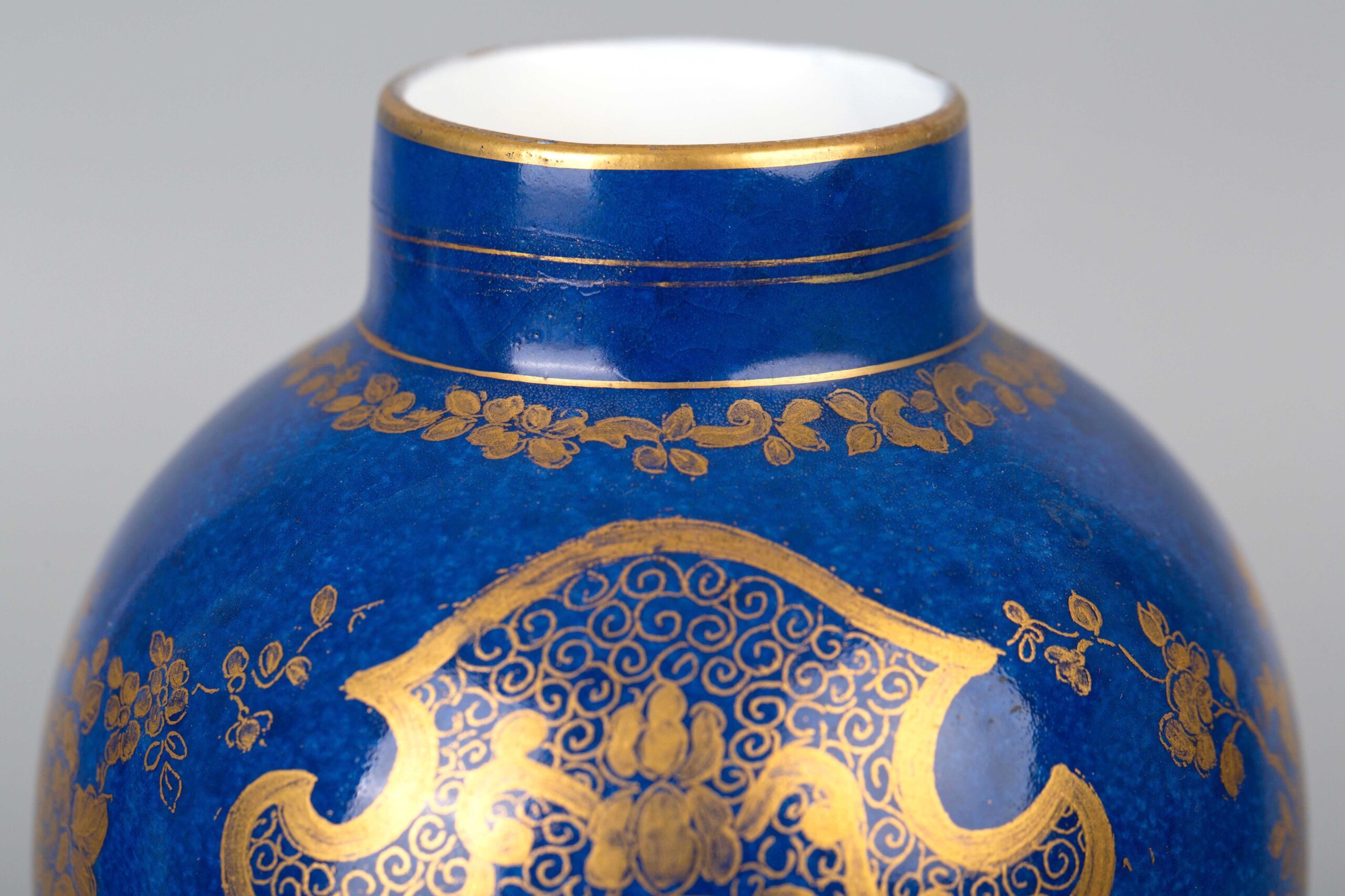 Blue-glazed jar and cover 18th century (cover with damage)霁蓝釉