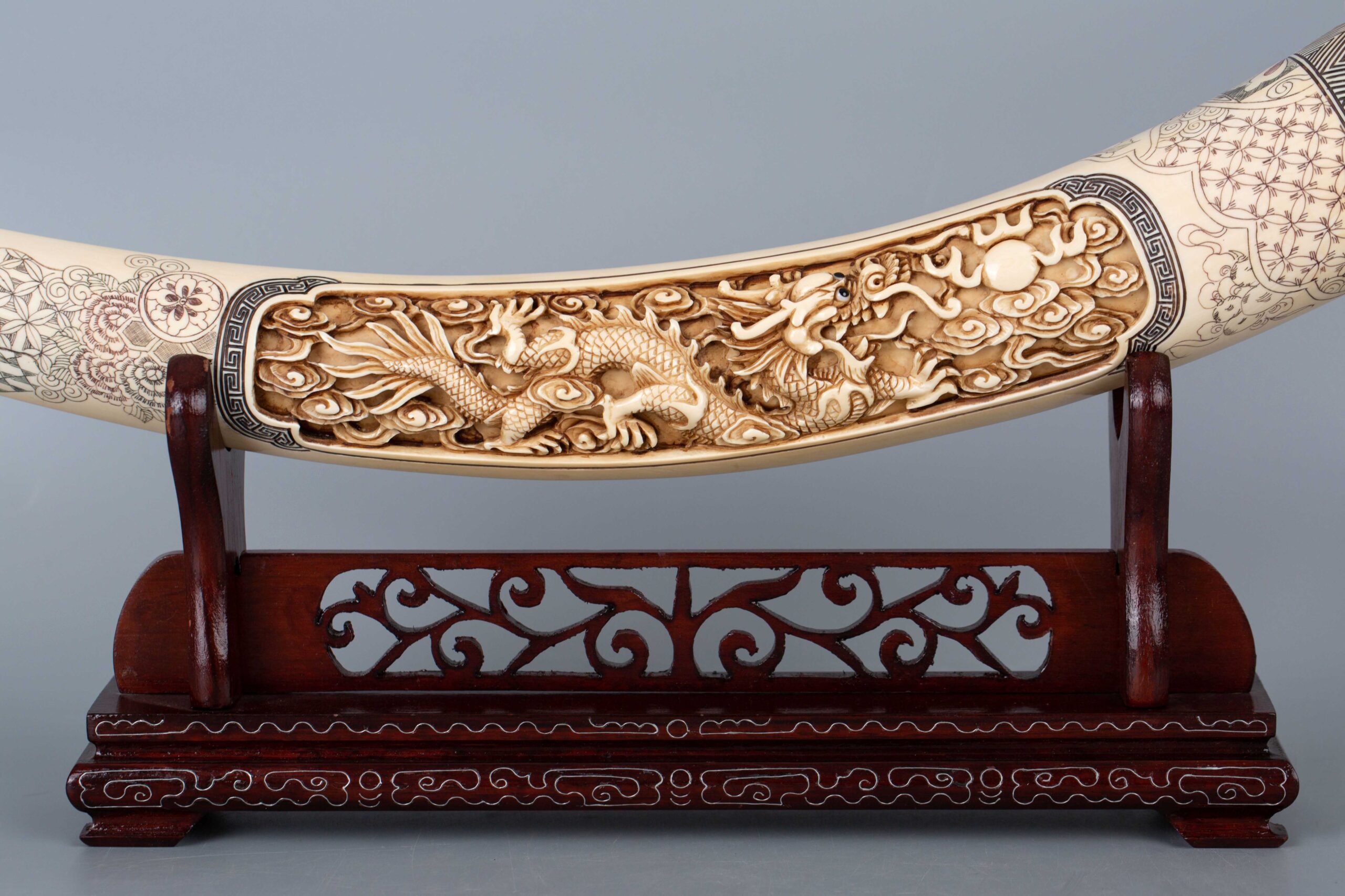 Japanese Senior Bone Carving with Dragon Pattern Waist Knife 