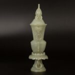 Blue and white jade lotus seat flower ring ear vase 痕都斯坦式青白玉莲花座花型衔环耳赏瓶 清中晚期 - Image 5