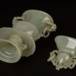 Blue and white jade lotus seat flower ring ear vase 痕都斯坦式青白玉莲花座花型衔环耳赏瓶 清中晚期 - Image 8