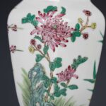 Famille rose hexagonal floral vase and and a red sandalwood base, with Daqing QIanlong Year Made mark粉彩花卉六棱瓶 紫檀底座 大清乾隆年制 - Image 16