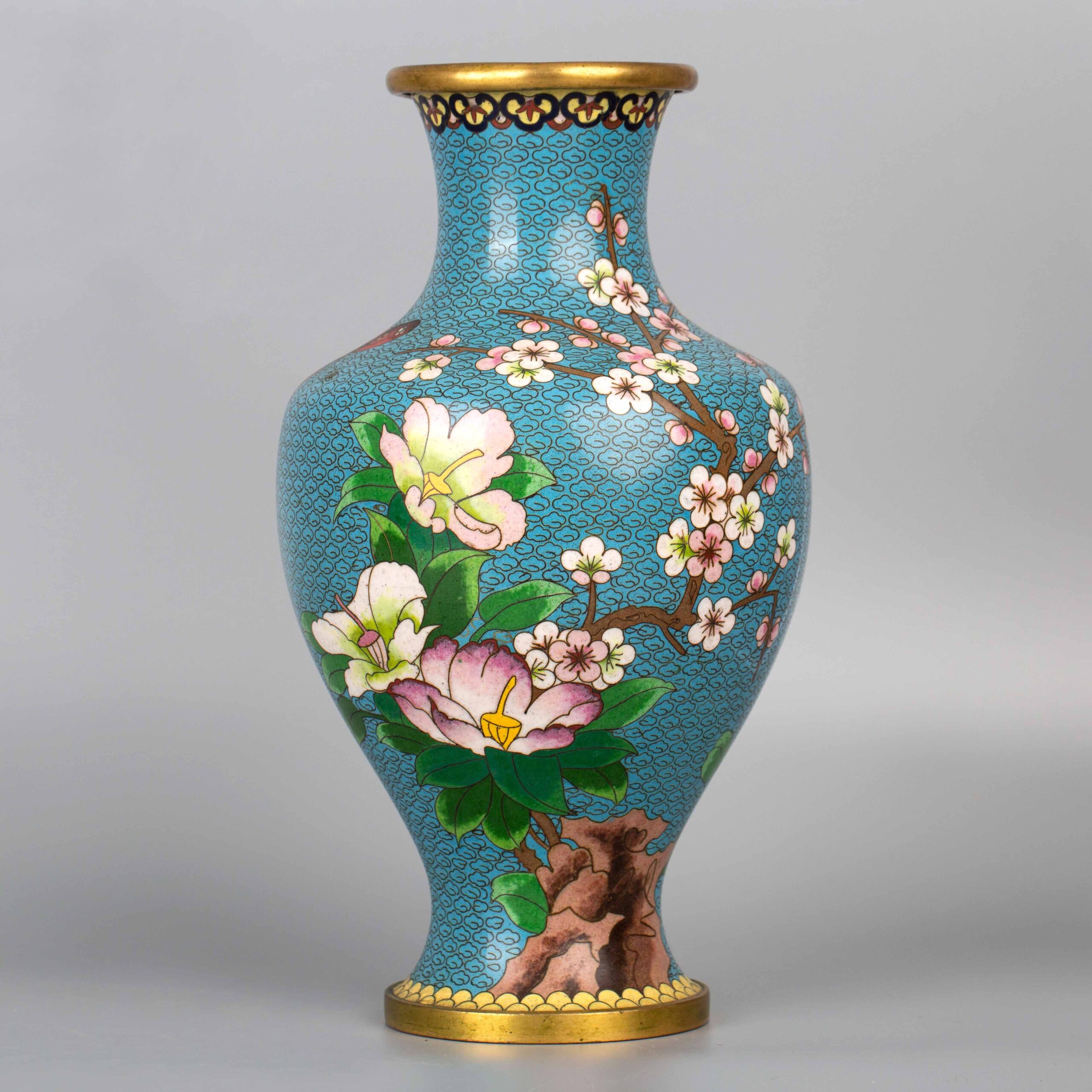 Cloisonne flower vase with plum blossoms景泰蓝梅花花瓶– Time Art