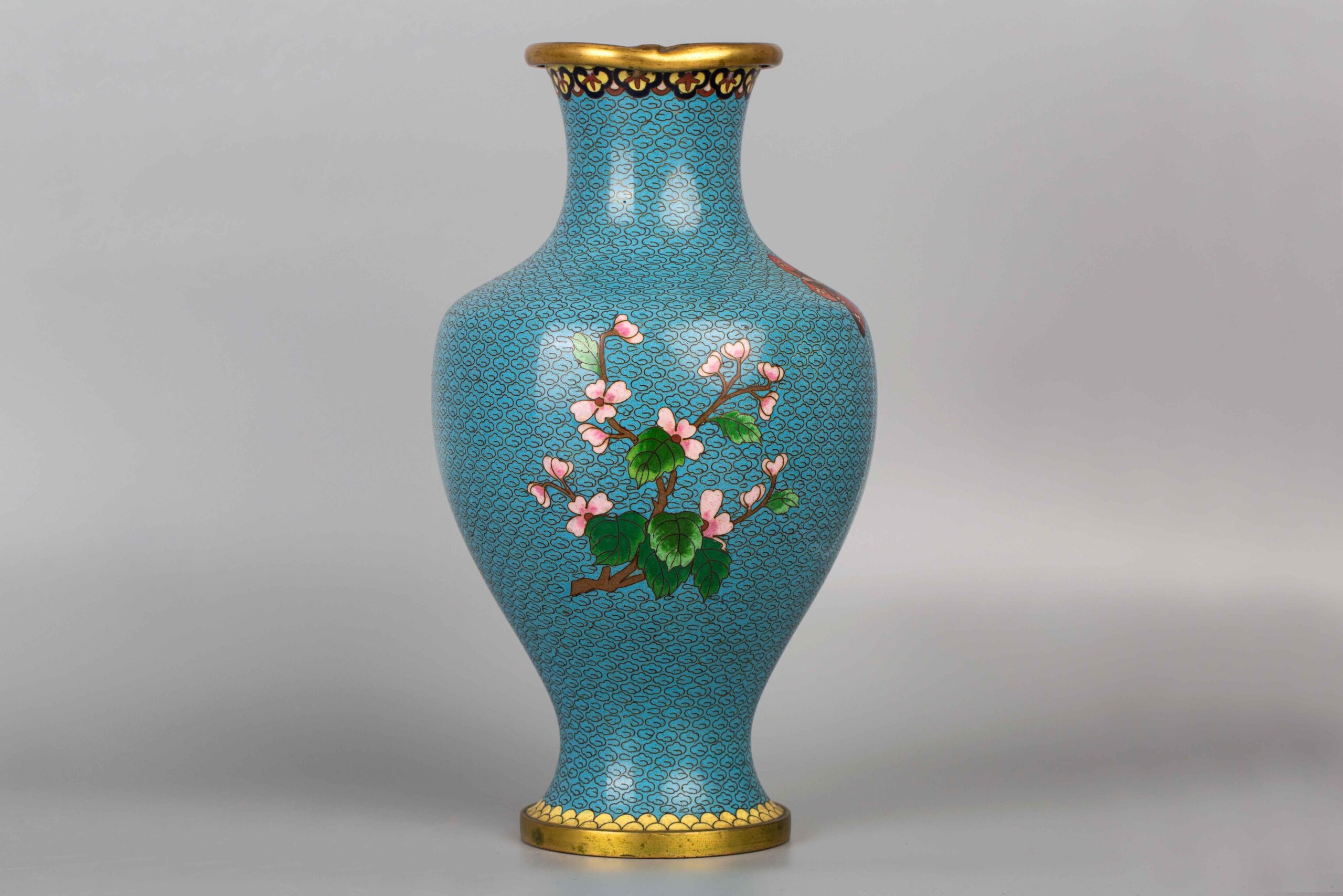 Cloisonne flower vase with plum blossoms景泰蓝梅花花瓶– Time Art