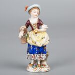 Porcelain figurine 19th century 陶瓷人物 19世纪