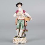 Porcelain figurine 陶瓷人物