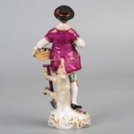 Porcelain figurine 陶瓷人物 - Image 3