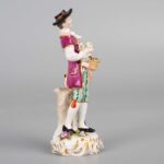 Porcelain figurine 陶瓷人物 - Image 4
