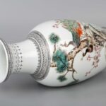 Flower and bird vase with China Jingdezhen Made mark花鸟赏瓶 中国景德镇制 - Image 6