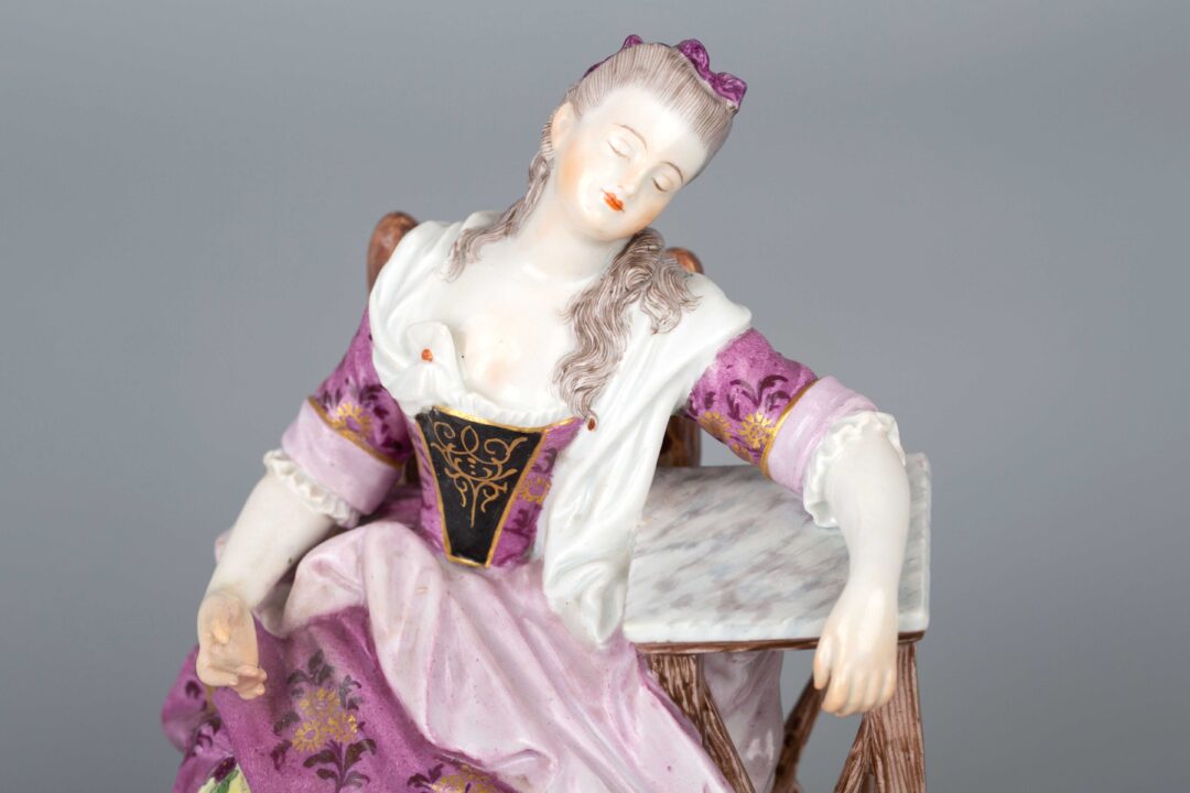 Meissen Porcelain Figurine of 'Girl Sleeping in a Chair' by sculptor Michel Victor Acier迈森瓷器人物 米歇尔维克多 女孩睡在椅子上 - Image 2