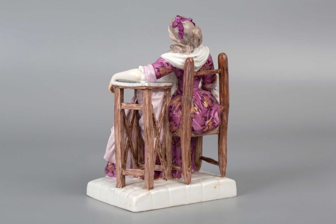 Meissen Porcelain Figurine of 'Girl Sleeping in a Chair' by sculptor Michel Victor Acier迈森瓷器人物 米歇尔维克多 女孩睡在椅子上 - Image 4