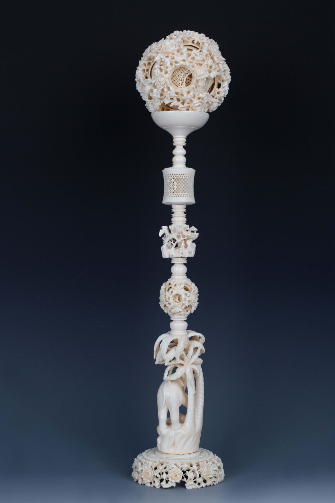 Chinese Puzzle Ball (Devil's Work Ball), 19th Century镂空雕鬼工球 十九世纪 - Image 5