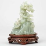 Hollowed-Out Jade 'Fame Just Around the Corner', 20th Century马上封侯 镂空玉雕 二十世纪 - Image 2